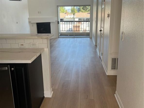 5550 Owensmouth #317, Woodland Hills (los Angeles) CA 91367