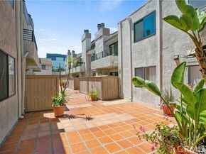 8221 Langdon 204, Van Nuys (los Angeles) CA 91406