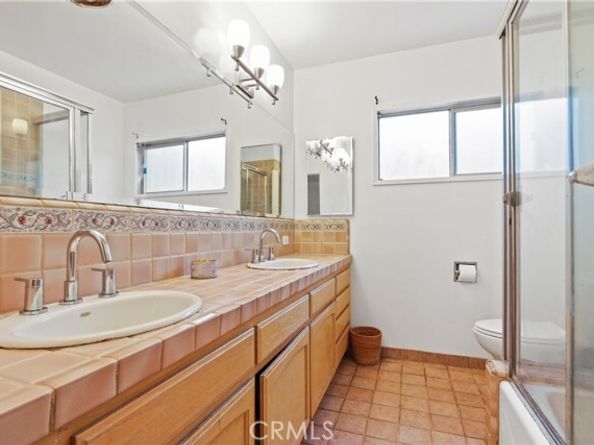 10130 Gerald Avenue, North Hills (los Angeles) CA 91343