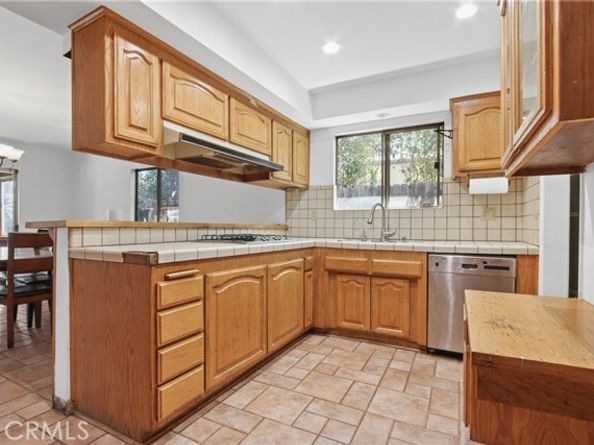10130 Gerald Avenue, North Hills (los Angeles) CA 91343