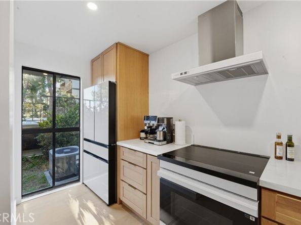 8103 Marina Pacifica, Long Beach CA 90803