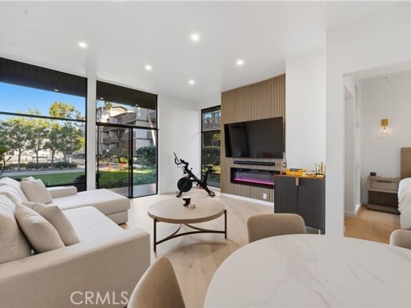 8103 Marina Pacifica, Long Beach CA 90803