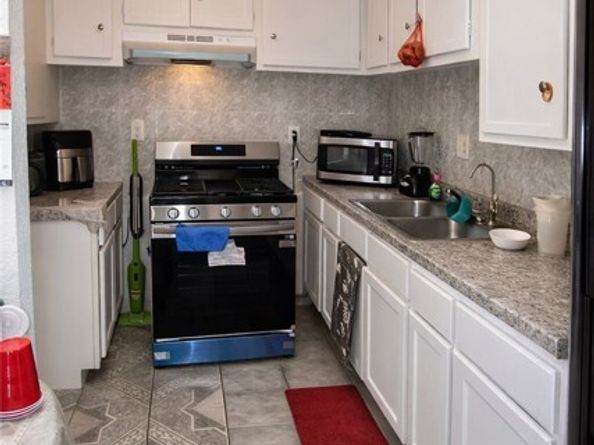 1001 E Grant Street, Santa Ana CA 92701