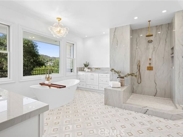 15 Canada Oaks, Laguna Hills CA 92679