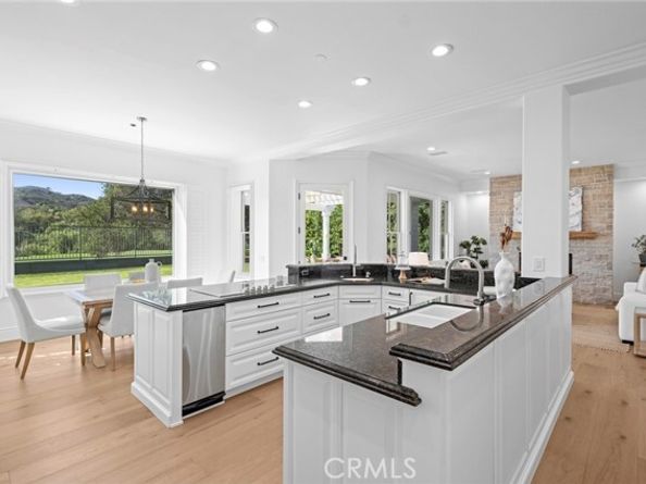 15 Canada Oaks, Laguna Hills CA 92679