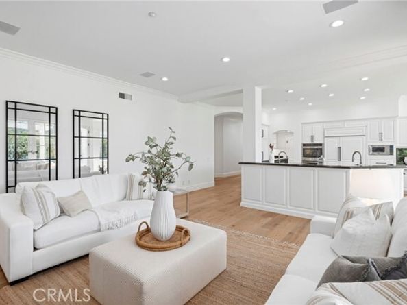 15 Canada Oaks, Laguna Hills CA 92679