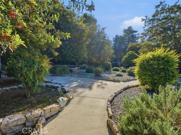 22050 Independencia Street, Woodland Hills (los Angeles) CA 91364