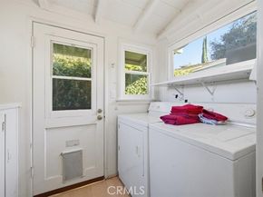 22050 Independencia Street, Woodland Hills (los Angeles) CA 91364