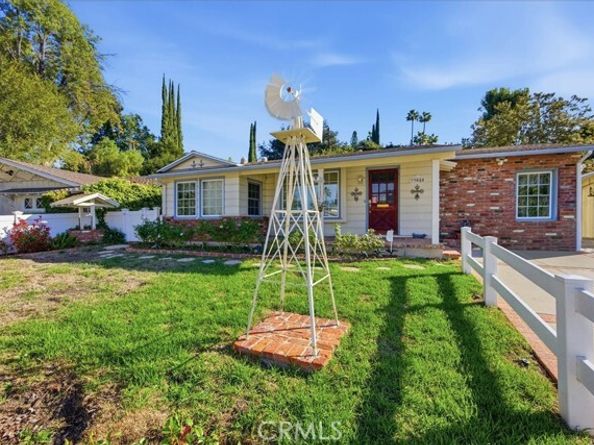 22050 Independencia Street, Woodland Hills (los Angeles) CA 91364