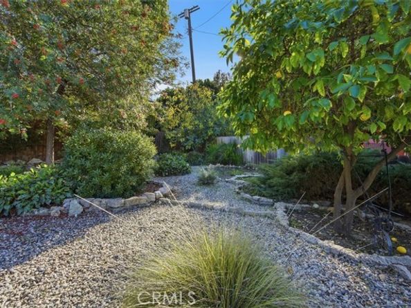 22050 Independencia Street, Woodland Hills (los Angeles) CA 91364