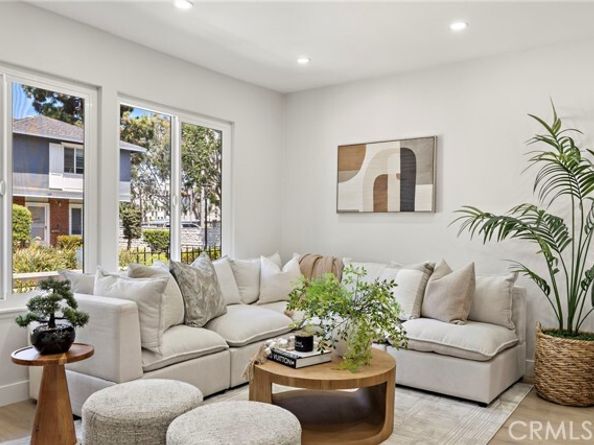 108 Danbury, Costa Mesa CA 92626