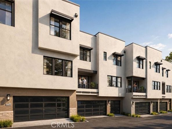 12826 Philadelphia St 8, Whittier CA 90601