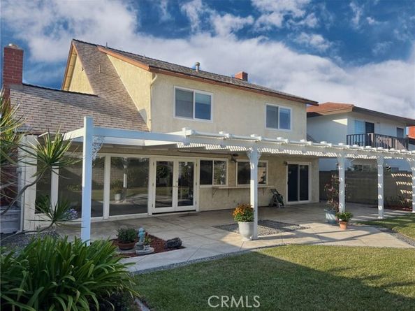 8372 Snowbird Dr., Huntington Beach CA 92646