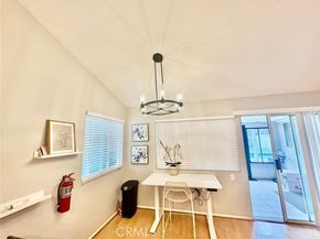 21100 Vintage, Chatsworth (los Angeles) CA 91311