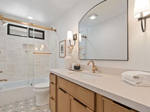 6801 El Fuerte Street, Carlsbad CA 92009