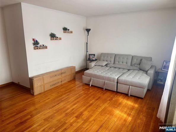 239 Riverview Place, Cliffside Park NJ 07010