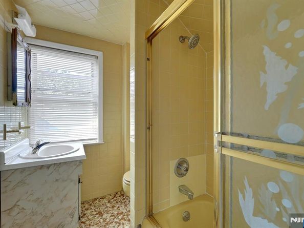 136 Glenwood Avenue, Leonia NJ 07605