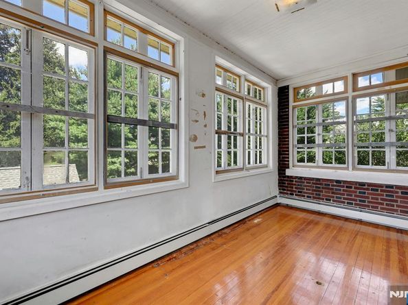 136 Glenwood Avenue, Leonia NJ 07605