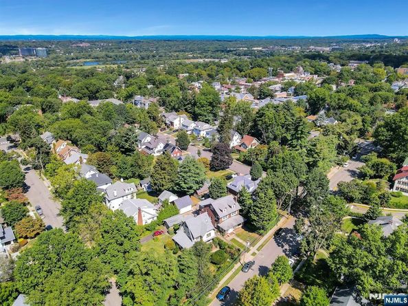 136 Glenwood Avenue, Leonia NJ 07605