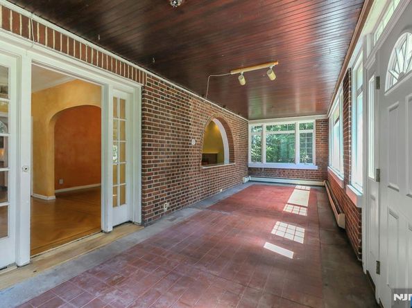 136 Glenwood Avenue, Leonia NJ 07605