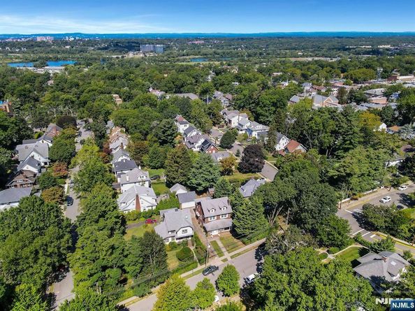 136 Glenwood Avenue, Leonia NJ 07605