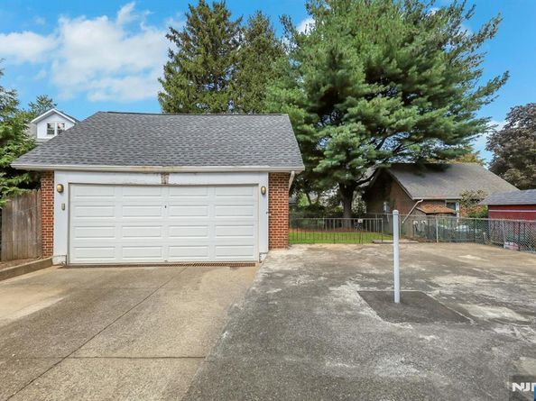 136 Glenwood Avenue, Leonia NJ 07605