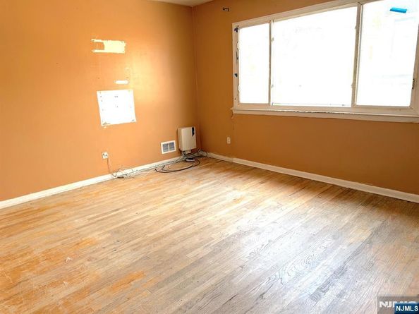 1437 Gehr Place, North Bergen NJ 07047