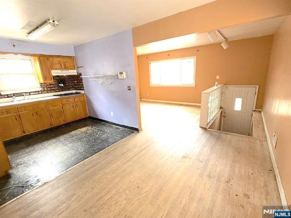 1437 Gehr Place, North Bergen NJ 07047
