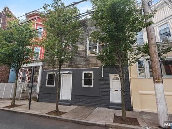 537 27th Street