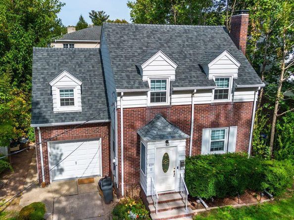 829 Elizabeth Street, Ridgefield NJ 07657