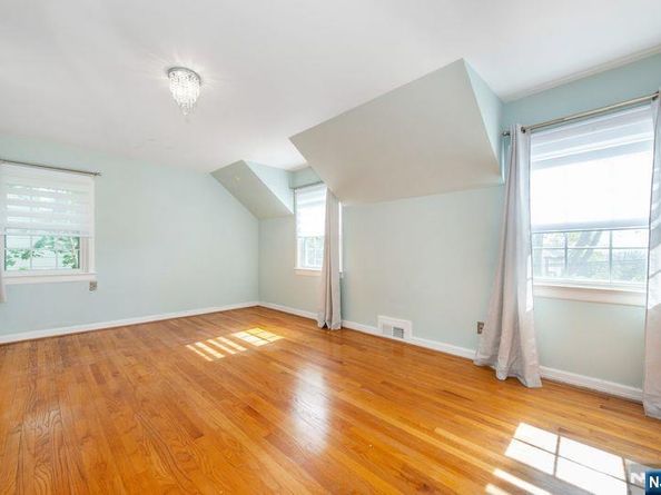 829 Elizabeth Street, Ridgefield NJ 07657