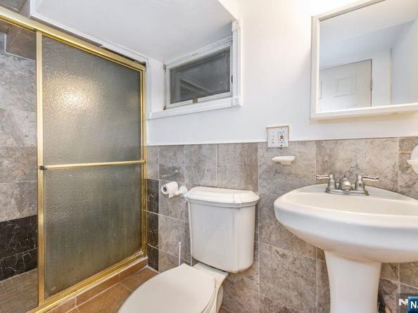 829 Elizabeth Street, Ridgefield NJ 07657