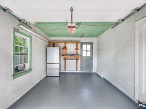 829 Elizabeth Street, Ridgefield NJ 07657