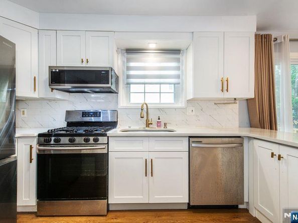 829 Elizabeth Street, Ridgefield NJ 07657