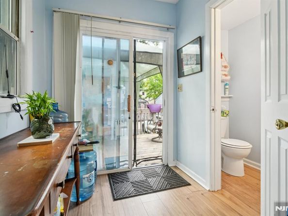 800 Grand Avenue, Leonia NJ 07605