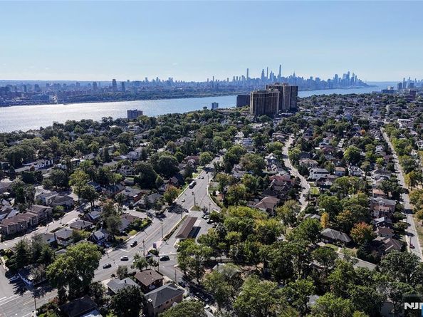 10 Plateau Avenue, Fort Lee NJ 07024
