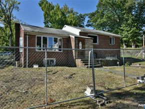 10 Plateau Avenue, Fort Lee NJ 07024