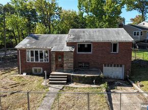 10 Plateau Avenue, Fort Lee NJ 07024
