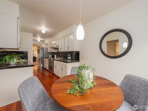 6536 Park Point Lane NE, Seattle WA 98115