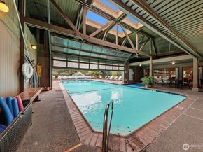 6536 Park Point Lane NE, Seattle WA 98115