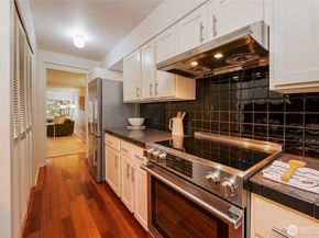 6536 Park Point Lane NE, Seattle WA 98115