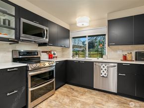 14203 NE 63rd Court, Redmond WA 98052