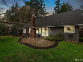 14203 NE 63rd Court, Redmond WA 98052