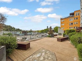 827 Hiawatha Place S 308, Seattle WA 98144