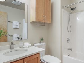 827 Hiawatha Place S 308, Seattle WA 98144