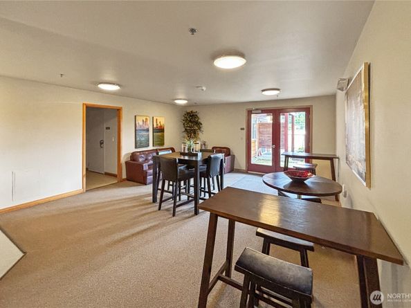 827 Hiawatha Place S 308, Seattle WA 98144