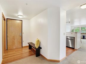 827 Hiawatha Place S 308, Seattle WA 98144