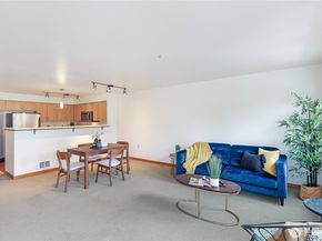 827 Hiawatha Place S 308, Seattle WA 98144