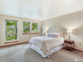 827 Hiawatha Place S 308, Seattle WA 98144