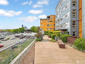 827 Hiawatha Place S 308, Seattle WA 98144